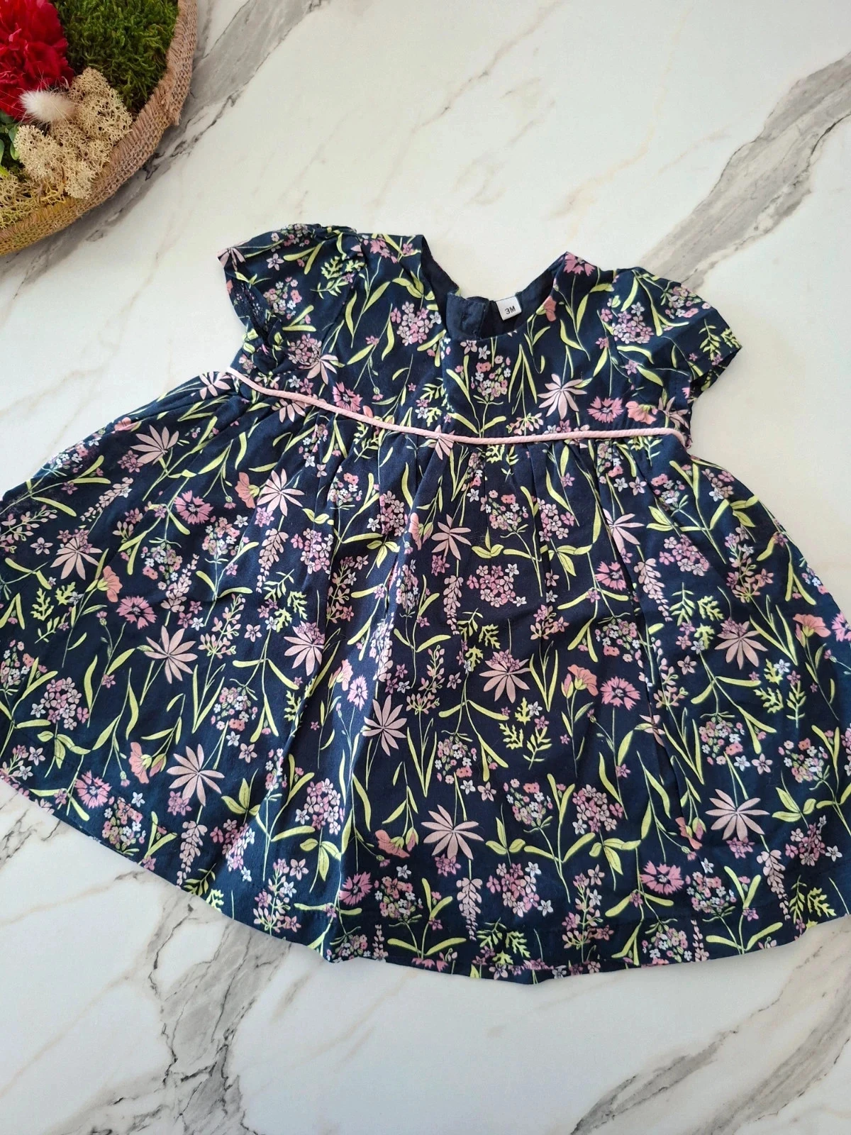 Robe fleurie taille 3 mois 🌸 – photo 2